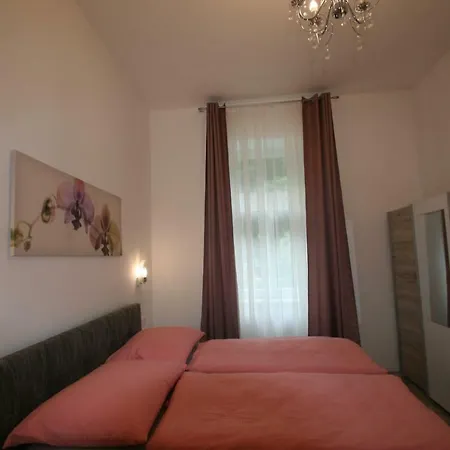 Svahova 14 *